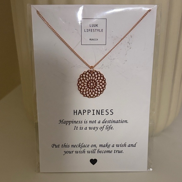 Luuk Lifestyle Jewelry - Rose Gold Mandala Necklace